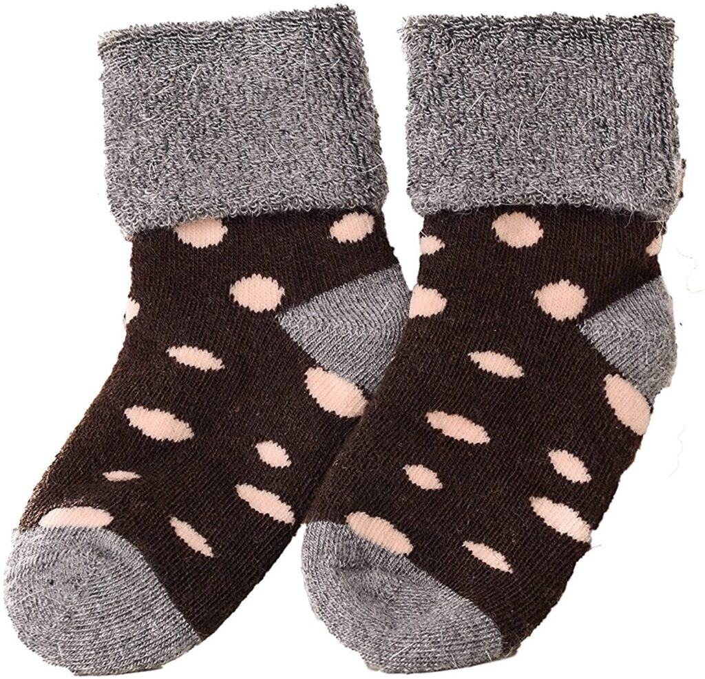 Lian LifeStyle baby toddler dotted wool socks random girl colors